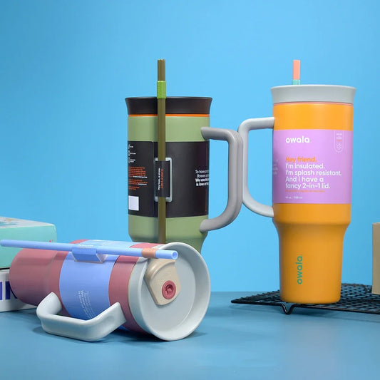Tumbler insulado 40oz de acero inoxidable, resistente y aislado, ideal para mantener bebidas frías o calientes.
